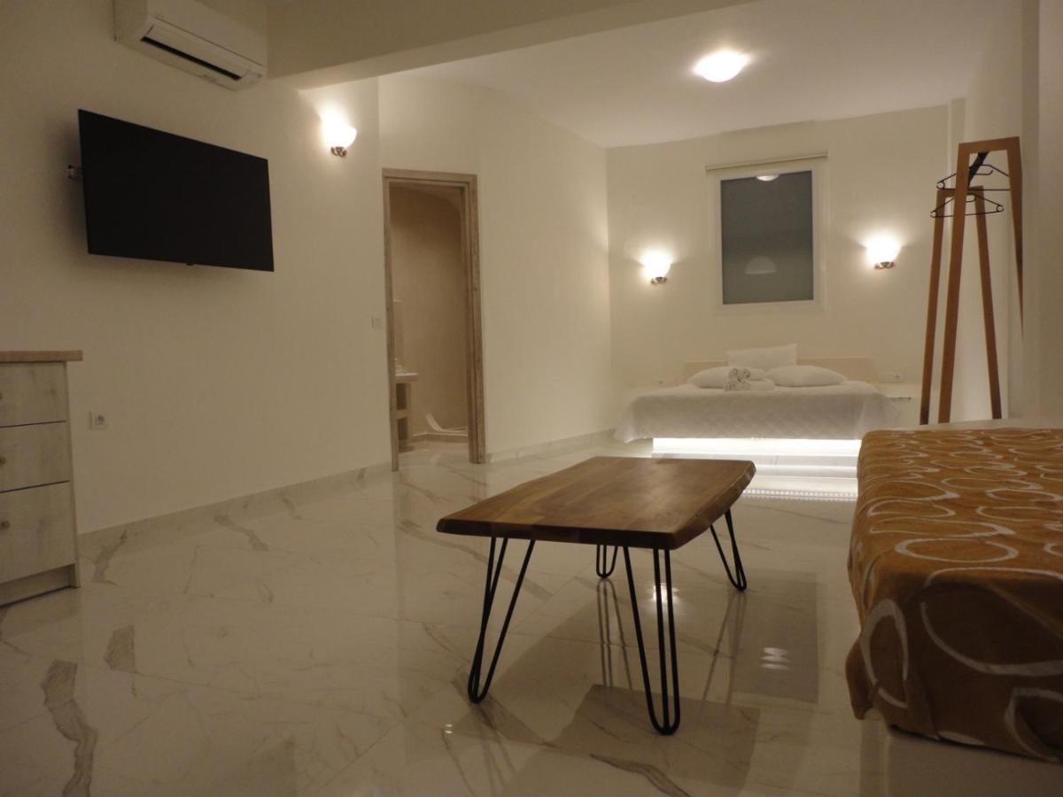 Triena Apartments Fira  Ngoại thất bức ảnh