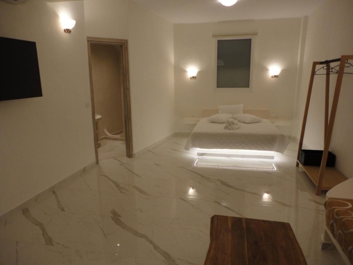 Triena Apartments Fira  Ngoại thất bức ảnh